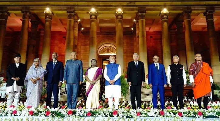 মোদীকে বাংলাদেশ সফরের আমন্ত্রণ জানালেন শেখ হাসিনা