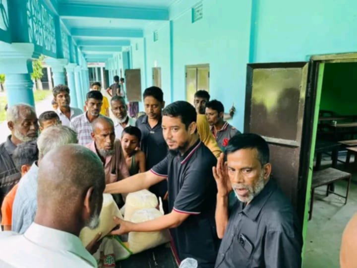 ওসমানীনগরে বন্যায় ক্ষতিগ্রস্ত মানুষের পাশে চেয়ারম্যান ওয়ালী উল্লাহ বদরুল