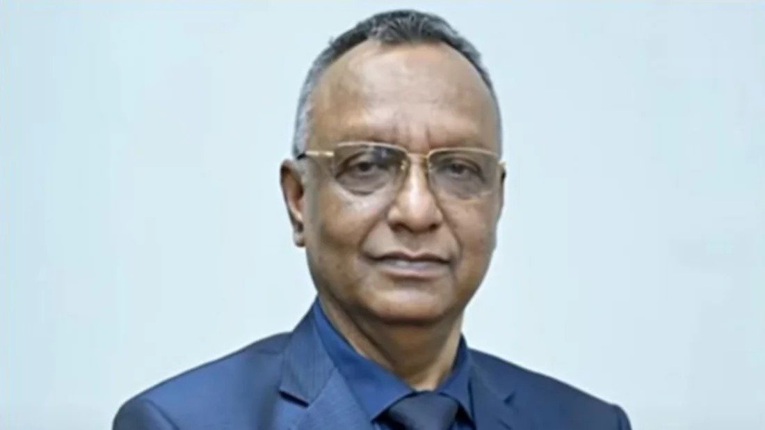 ‘আপত্তিকর’ ভিডিও ভাইরাল: বিএফআইইউ প্রধানকে বাধ্যতামূলক ছুটিতে পাঠালেন গভর্নর