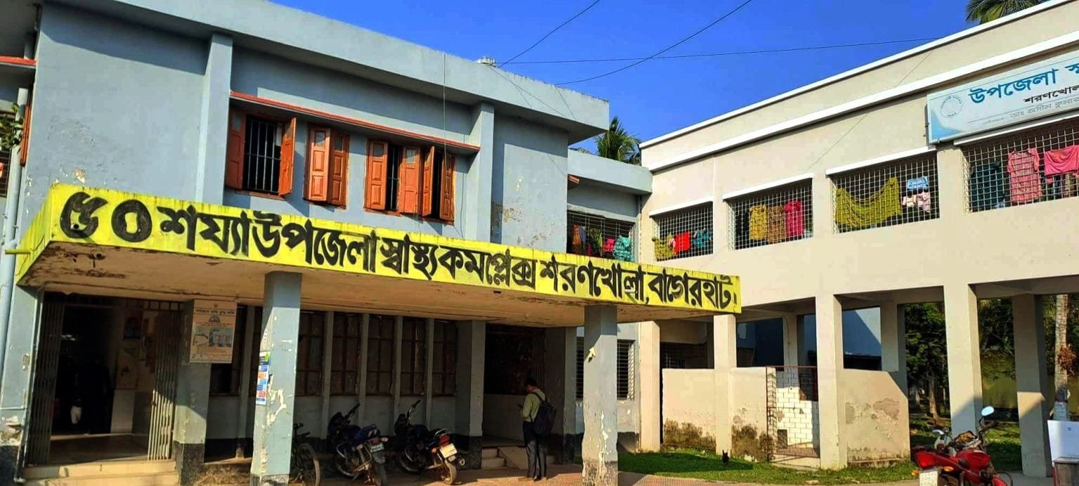 সরকারি হাসপাতালে এখন হাতপাখাই ভরসা