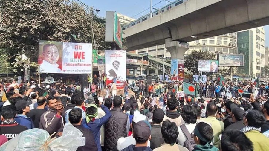 আবারও শাহবাগ মোড়ে ইনকিলাব মঞ্চের অবরোধ