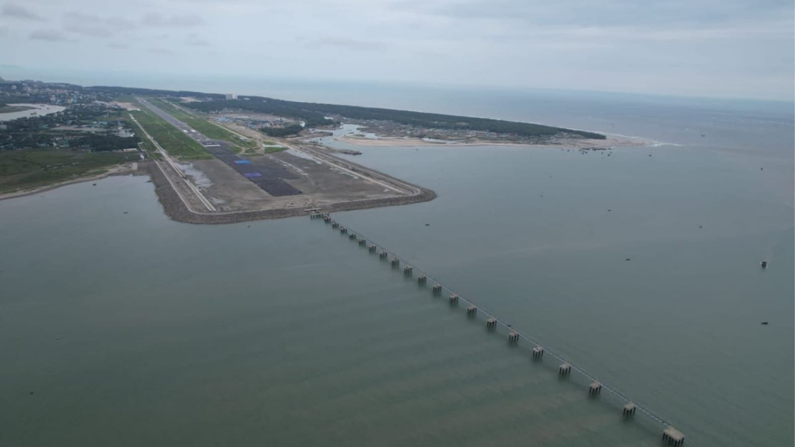 বিমানবন্দরের রানওয়ে সম্প্রসারণে পরিবেশগত ঝুঁকিতে পড়েছে বাঁকখালী নদী চ্যানেল