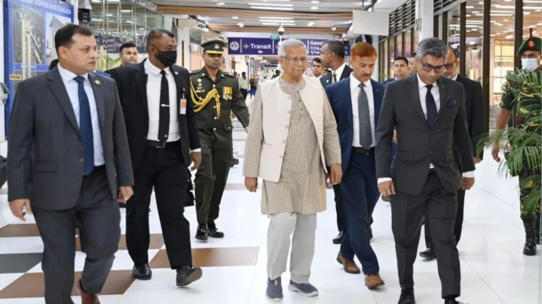 মালয়েশিয়ার উদ্দেশে ঢাকা ছাড়লেন প্রধান উপদেষ্টা