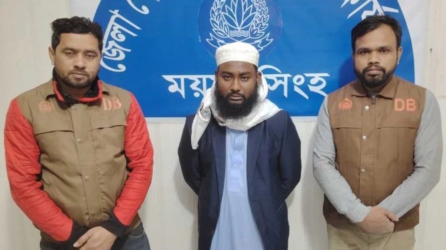 দিপু হত্যা: লাশ পোড়ানোয় ‘নেতৃত্ব’ দেওয়া যুবক গ্রেপ্তার